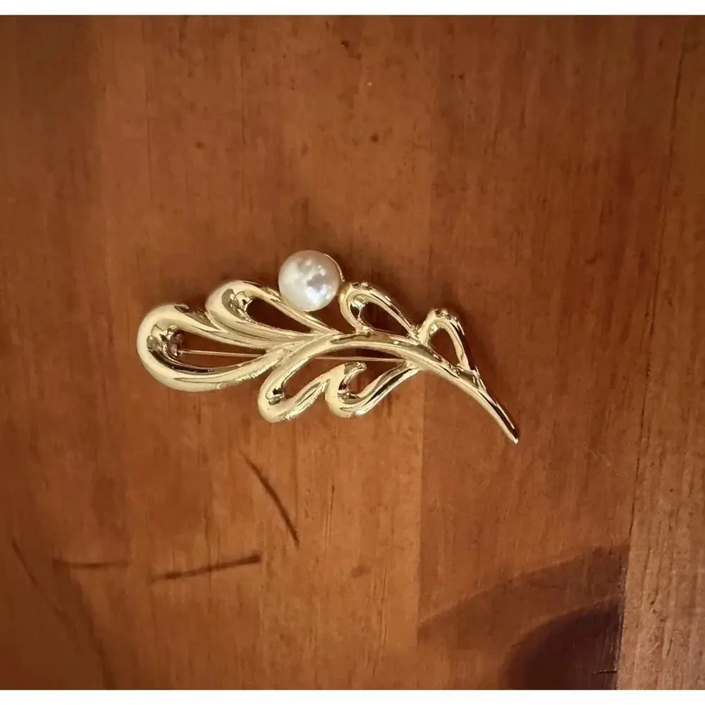 Vintage Gold Tone Faux Pearl Leaf Spray Brooch Openwork Modernist Statement Pin